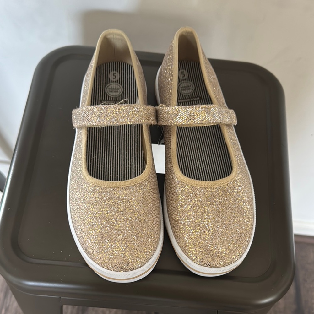 Wonder Nation Gold Sparkle Dress Shoes Flat Slip-On